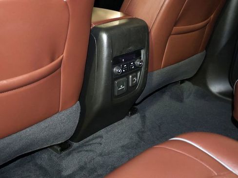 Used 2021 Buick Enclave Avenir w/ Avenir Technology Package AWD/4WD image 16