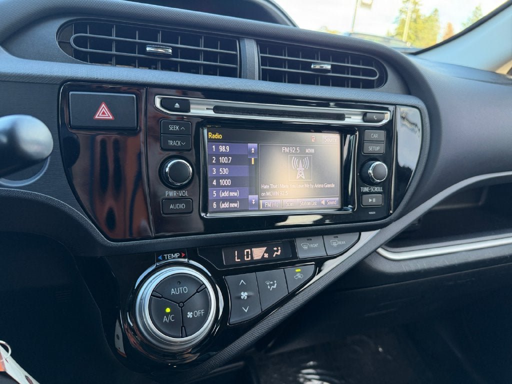 Used 2016 Toyota Prius C Persona Series FWD image 17