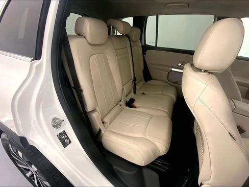 Certified 2022 Mercedes-Benz GLB 250 4MATIC image 13