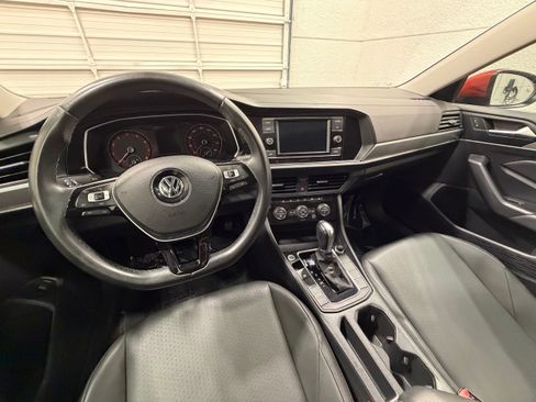 Used 2019 Volkswagen Jetta SE FWD image 38