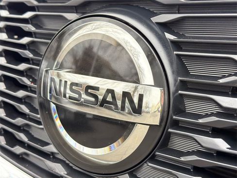 Used 2019 Nissan Rogue SV image 8