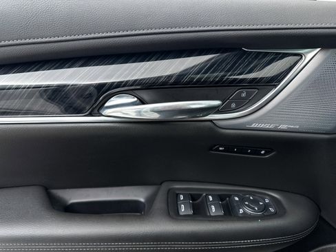 Used 2023 Cadillac XT6 Premium Luxury image 34