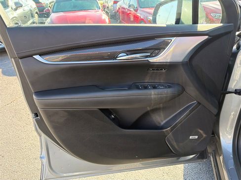 Used 2024 Cadillac XT6 Sport image 10