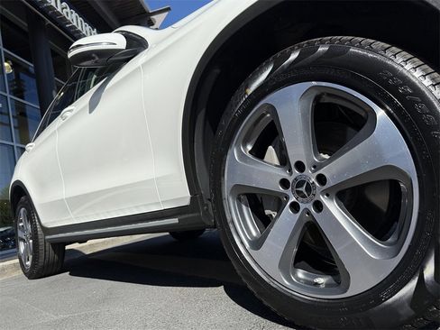 Certified 2022 Mercedes-Benz GLC 300 4MATIC image 11