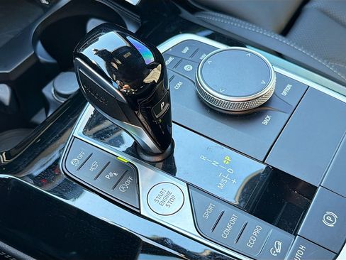 Certified 2025 BMW X4 xDrive30i image 30