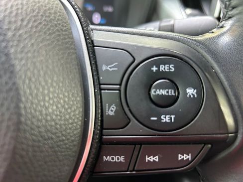 Used 2020 Toyota Corolla SE FWD image 18