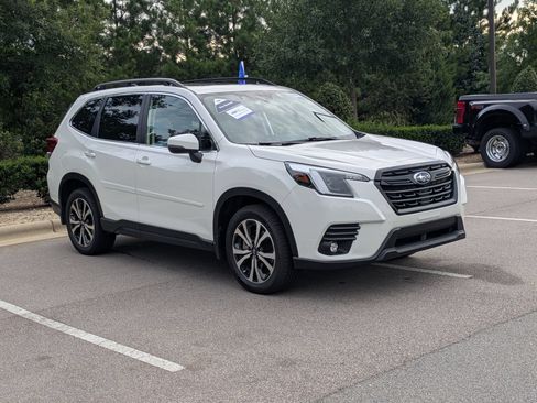 Used 2024 Subaru Forester Limited AWD/4WD image 2