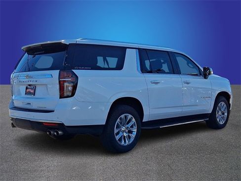 Used 2024 Chevrolet Suburban Premier image 4