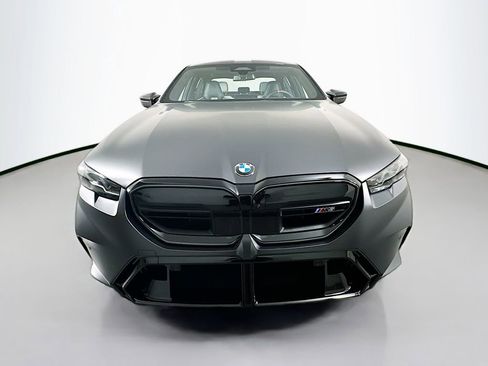 Used 2025 BMW M5 w/ Carbon Package image 6