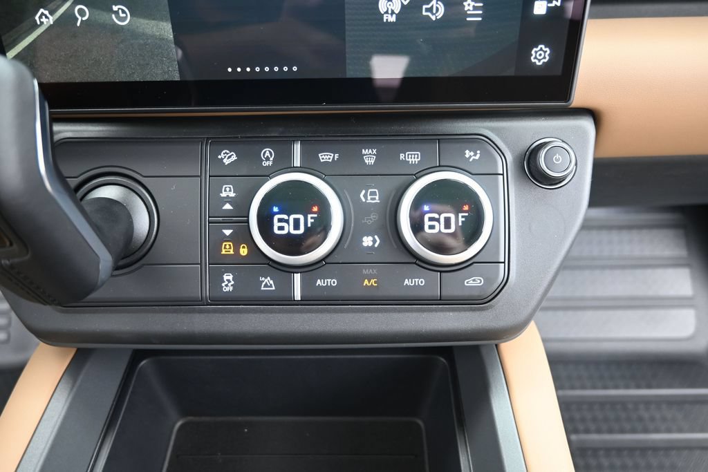 New 2026 Land Rover Defender 110 X-Dynamic SE AWD/4WD image 29