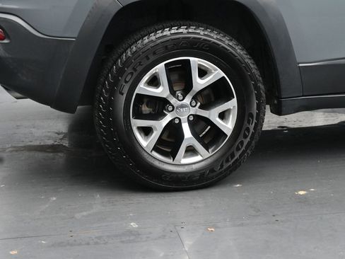 Used 2014 Jeep Cherokee Trailhawk w/ Comfort/Convenience Group image 10