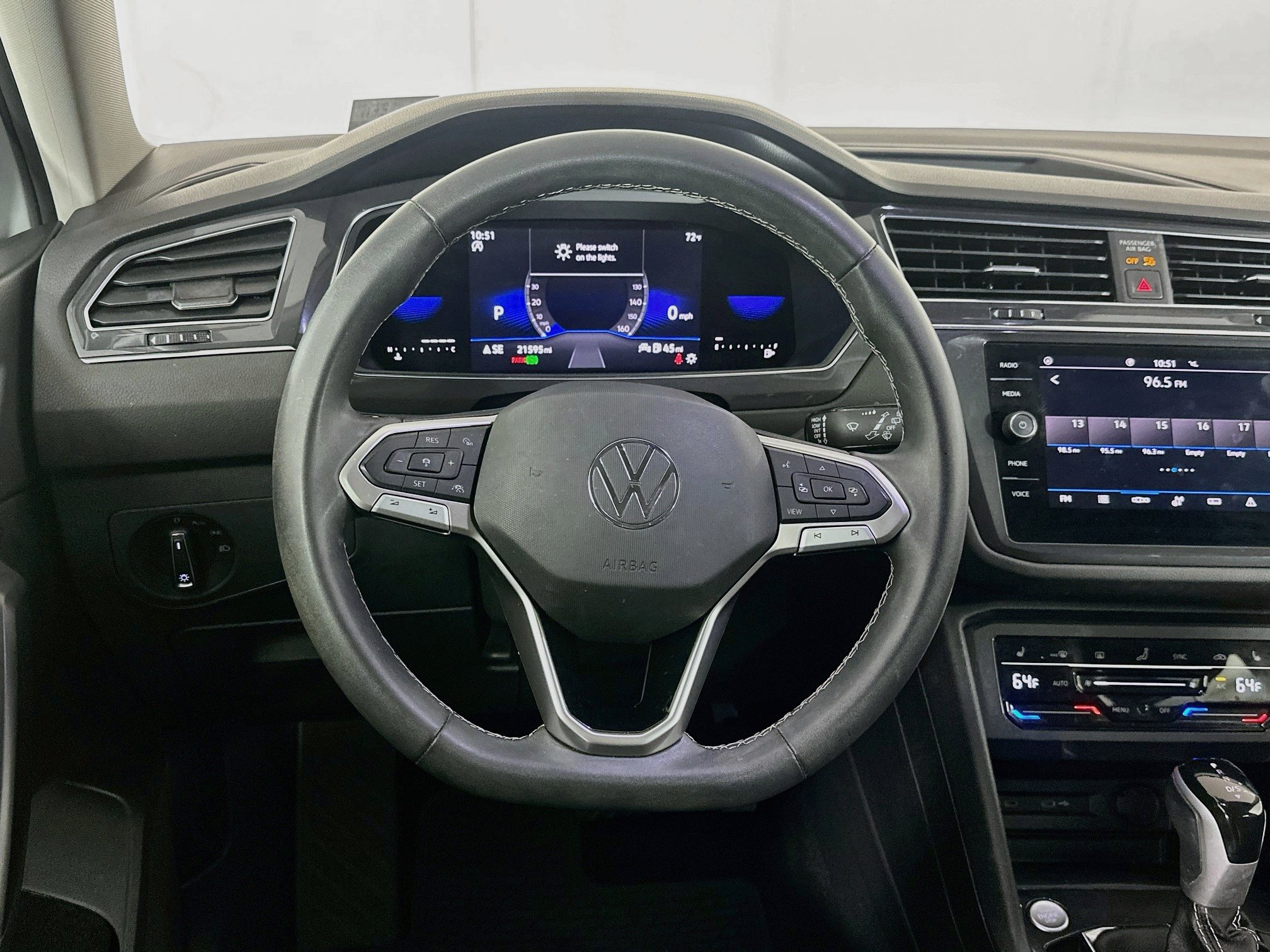 Used 2023 Volkswagen Tiguan SE FWD image 18