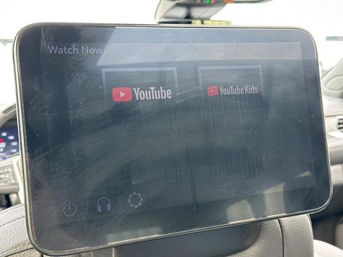 Used 2024 GMC Yukon XL Denali w/ Advanced Technology Package image 18