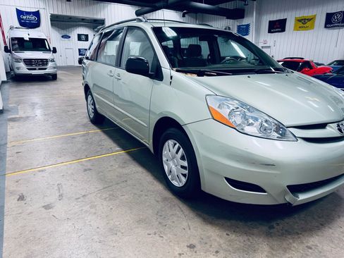 Used 2006 Toyota Sienna CE image 16