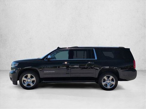Used 2020 Chevrolet Suburban Premier AWD/4WD image 9