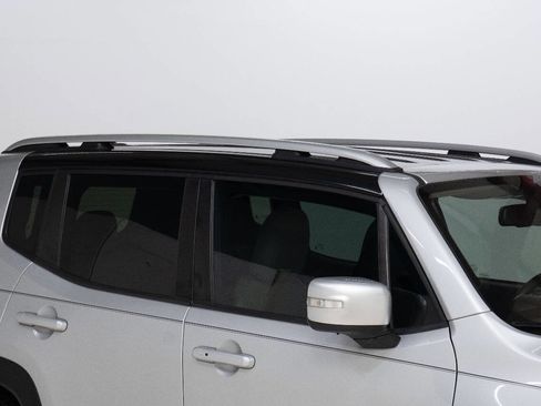 Used 2017 Jeep Renegade Limited image 11