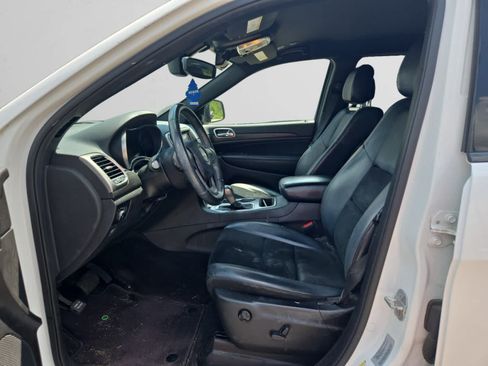 Used 2018 Jeep Grand Cherokee Altitude RWD image 8