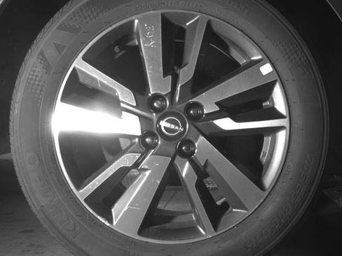 Used 2025 Nissan Versa SV FWD image 15