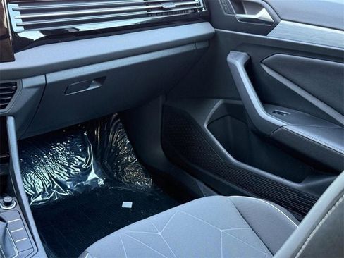 New 2025 Volkswagen Jetta Sport image 10