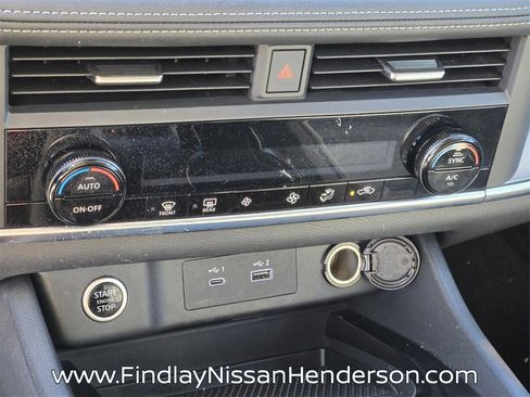 Used 2023 Nissan Rogue SV image 26