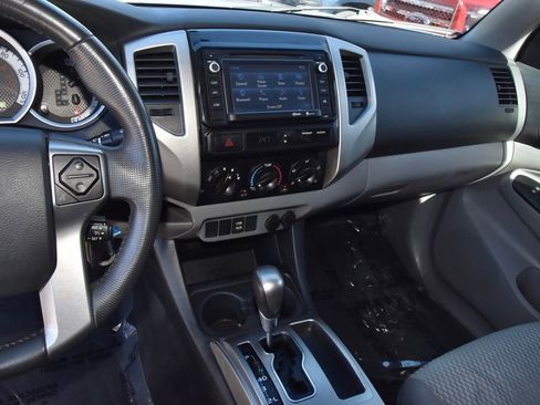 Used 2014 Toyota Tacoma PreRunner w/ SR5 Package image 25