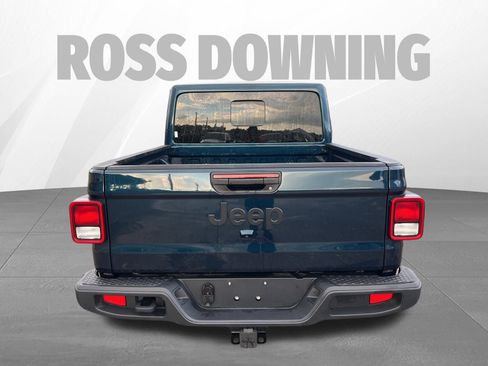 Used 2025 Jeep Gladiator Nighthawk image 5