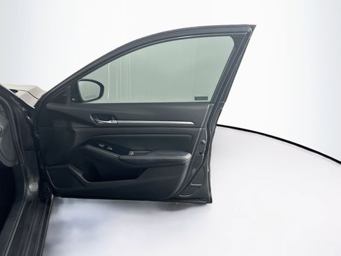 Used 2023 Nissan Altima 2.5 SV FWD image 30