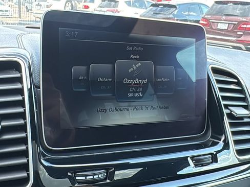 Used 2017 Mercedes-Benz GLS 450 4MATIC image 30