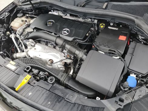 Used 2022 Mercedes-Benz GLA 250 w/ Premium Package Lite image 36