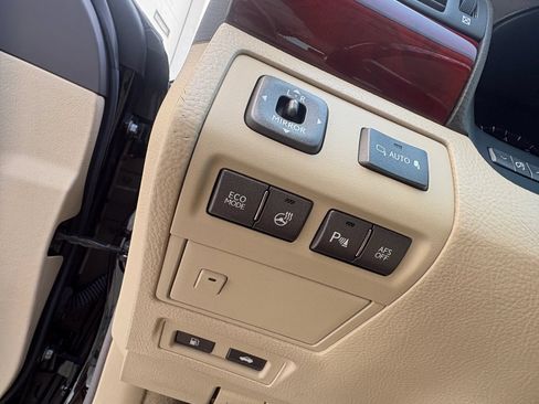 Used 2012 Lexus LS 460 w/ Luxury Value Edition RWD image 28