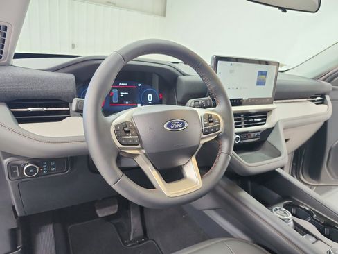 New 2026 Ford Explorer Active RWD image 18