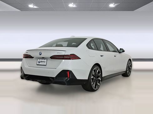 New 2026 BMW 530i xDrive w/ M Sport Package AWD/4WD image 9