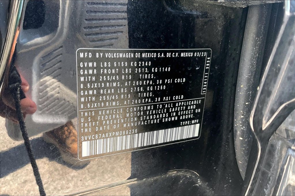 Used 2023 Volkswagen Tiguan SE R-Line FWD image 18