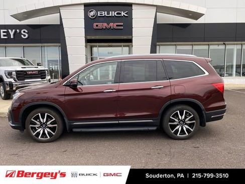 Used 2020 Honda Pilot Touring image 2
