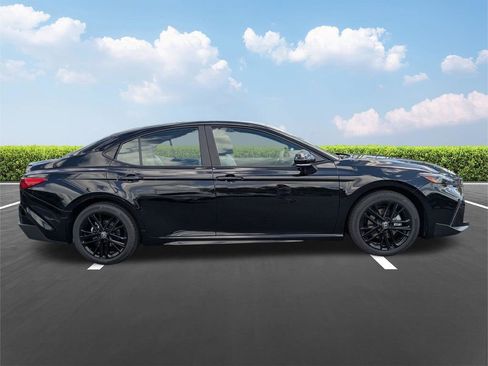 New 2026 Toyota Camry SE FWD image 3