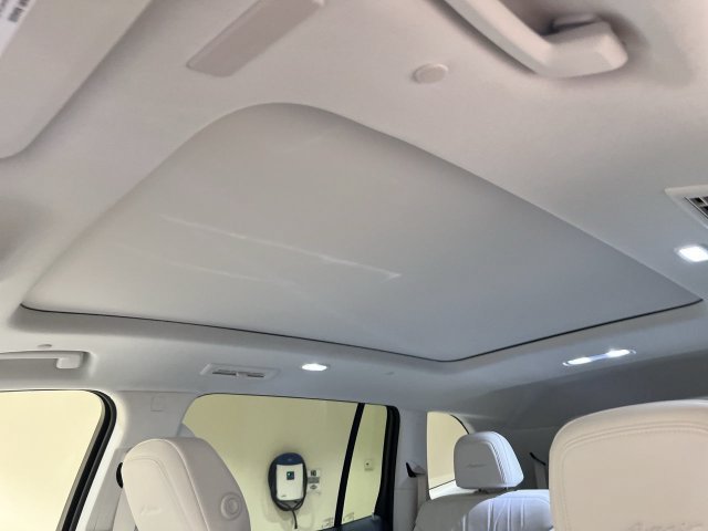 New 2027 Buick Enclave Avenir FWD image 18