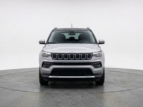 Used 2025 Jeep Compass Limited AWD/4WD image 2