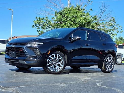 Used 2024 Chevrolet Blazer RS w/ Driver Confidence II Package AWD/4WD image 2
