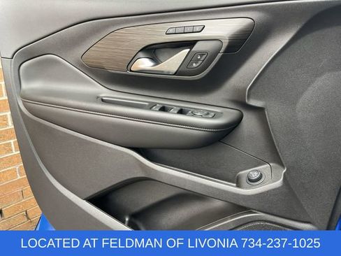 Used 2024 GMC Terrain SLT image 21