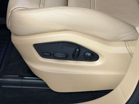 Certified 2023 Porsche Cayenne AWD/4WD image 15