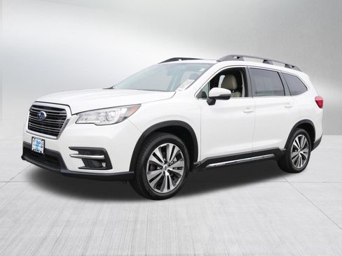 Used 2022 Subaru Ascent Limited w/ Technology Package AWD/4WD image 3