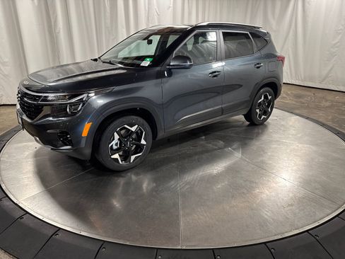 Certified 2025 Kia Seltos S image 7