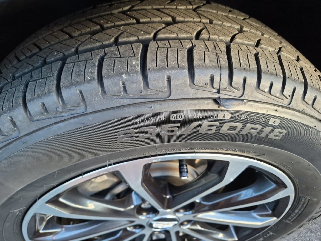 Certified 2024 Cadillac XT4 Sport FWD image 9