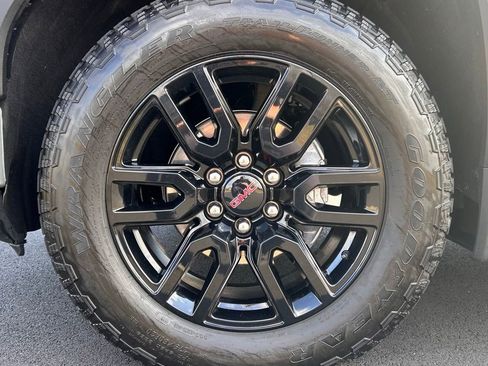 Certified 2025 GMC Sierra 1500 Elevation w/ Preferred Package image 12