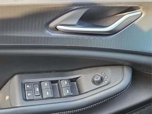 Used 2024 Jeep Grand Cherokee L Altitude image 14