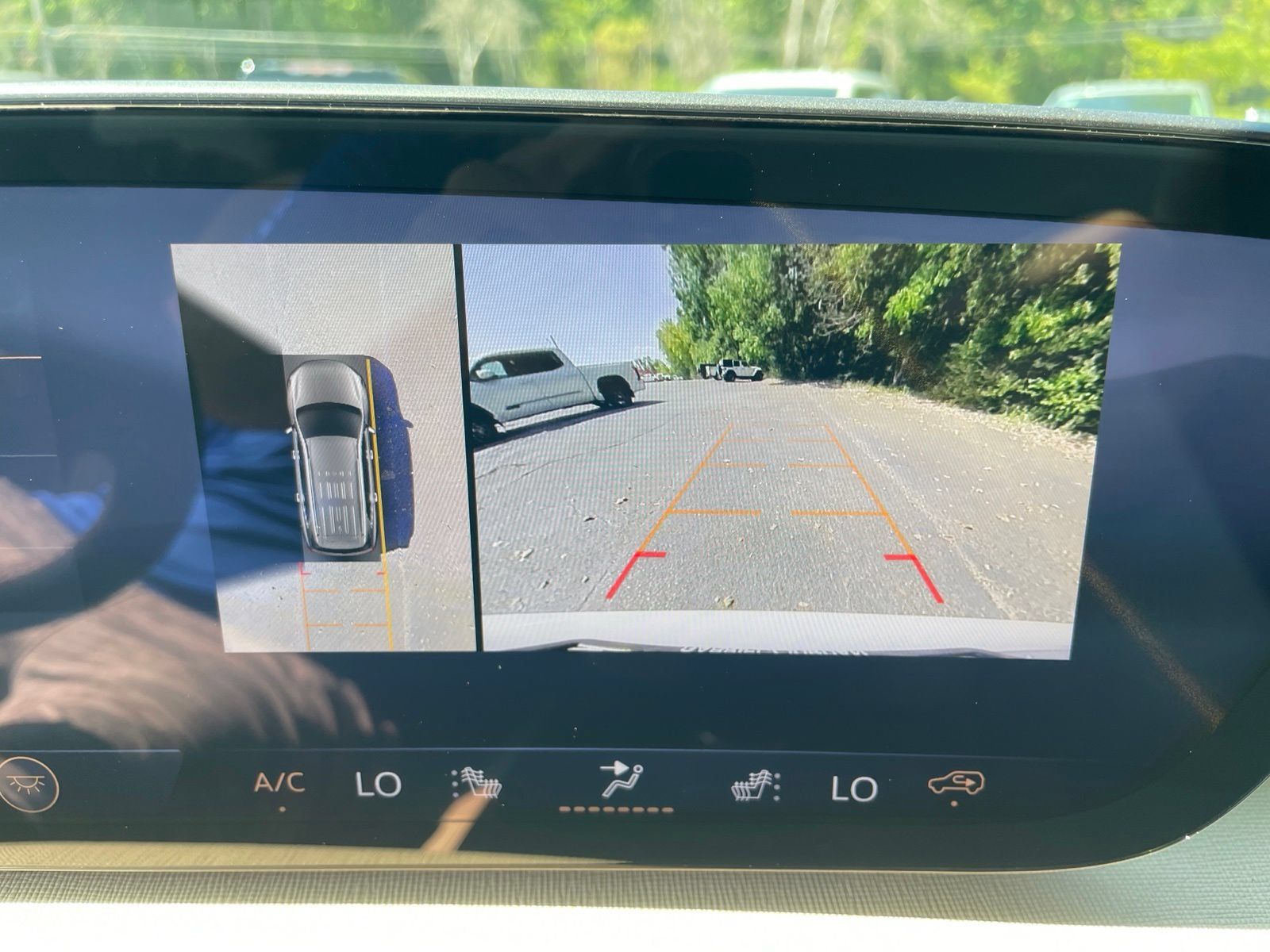 Used 2025 Buick Enclave Preferred w/ LPO, Floor Liner Package FWD image 25