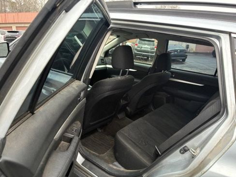 Used 2013 Subaru Outback 2.5i image 10
