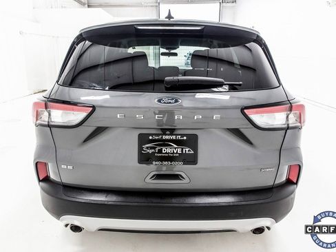 Used 2021 Ford Escape SE image 5