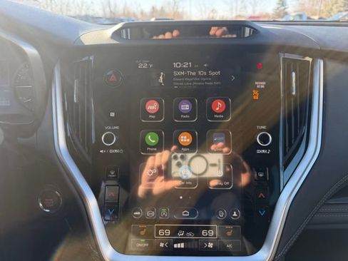 Used 2025 Subaru Outback Limited image 16