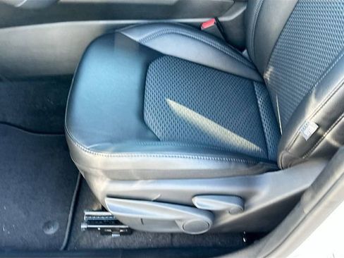 New 2026 Jeep Compass Latitude image 13